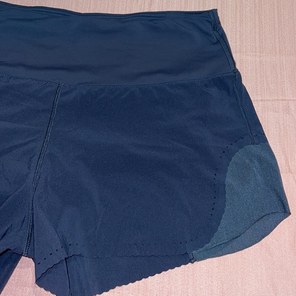Lululemon scallop shorts - Picture 2 of 6